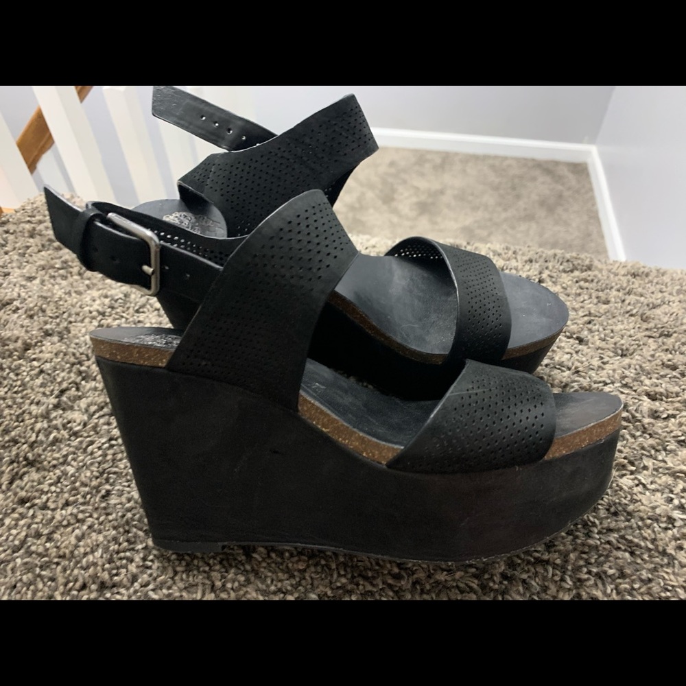 Vince Camuto Size 7 wedge Sandals